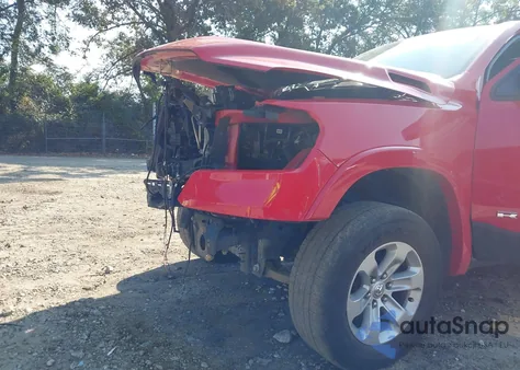 2022 Ram 1500 Laramie 4X4 5'7 Box z USA, uszkodzony, nr VIN 1C6SRFJT4NN481785